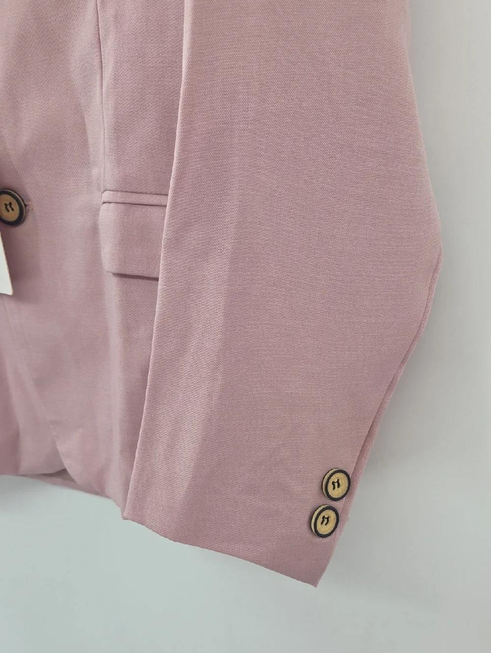 Boys Light Pink Four-Piece Tailored Suit with Vest And Bow Tie NWT